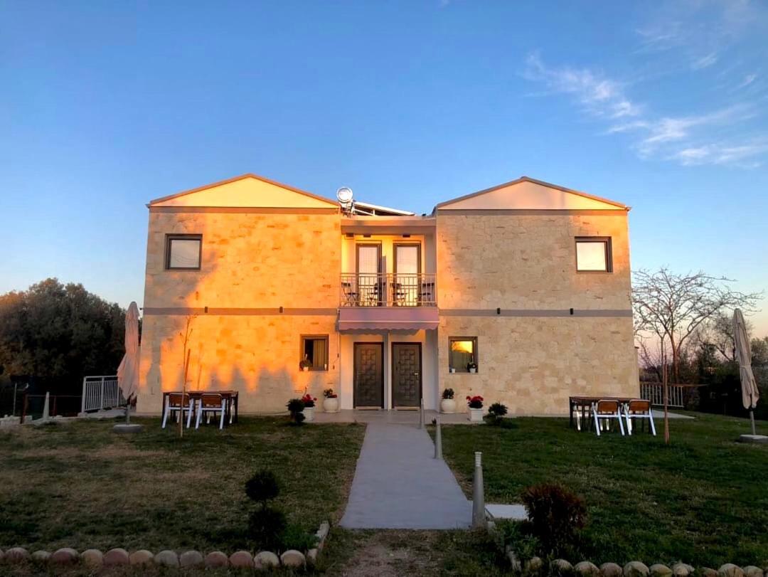 Delight House'S Hotell Afytos Exteriör bild