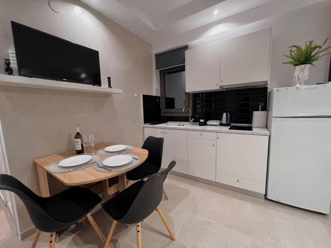 Delight House'S Hotell Afytos Exteriör bild